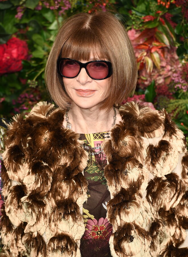 Anna Wintour (Diretora da Vogue norte-americana) - “Acho que o que as pessoas mais detestam é a indecisão. Mesmo que eu esteja insegura, vou fingir que sei exatamente o que estou a fazer e tomar uma decisão. O mais importante é fazer-me entender claramente. ” - WWD CEO Summit, 2013