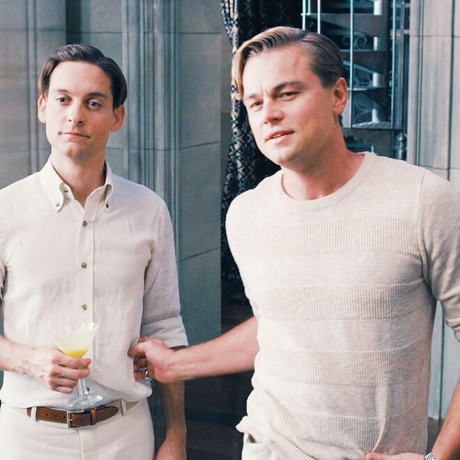 Leonardo DiCaprio e Tobey Maguire | Para além de terem crescido no mesmo bairro, os dois atores conheceram-se “oficialmente” nas audições para no filme 'Critters 3 – O Regresso' (1991) mas só DiCaprio conseguiu o papel. Contracenaram em 'O Grande Gatsby' (2013). 