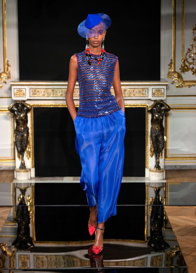 Desfile de alta-costura primavera-verão Armani Privé 2019