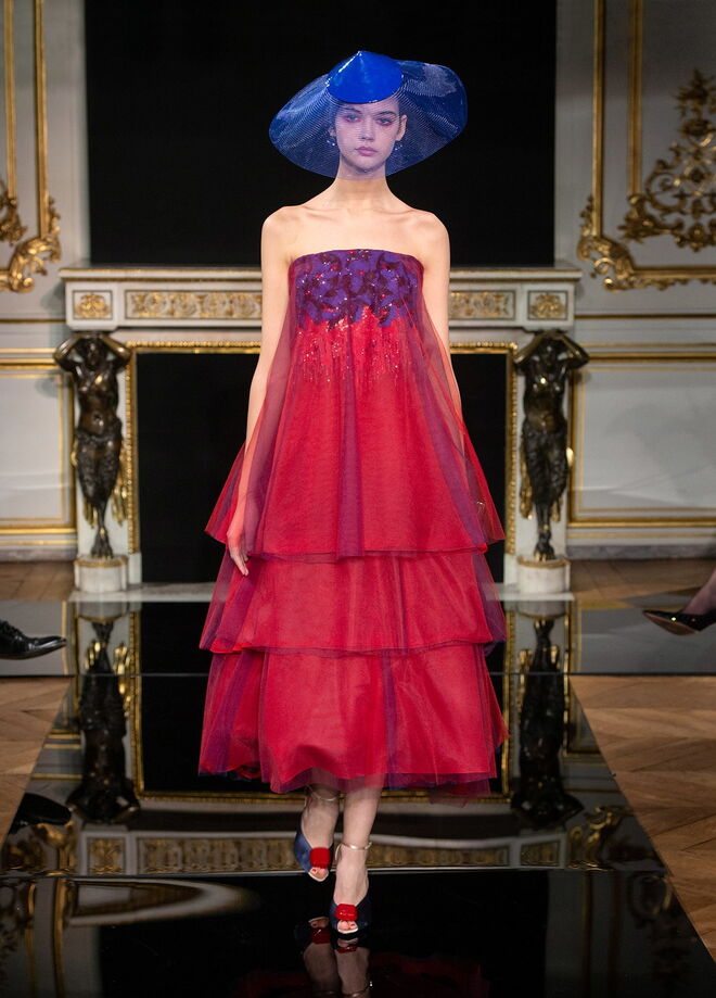 Desfile de alta-costura primavera-verão Armani Privé 2019