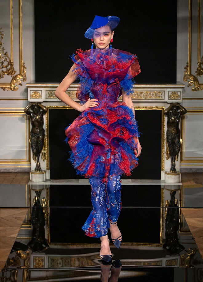 Desfile de alta-costura primavera-verão Armani Privé 2019