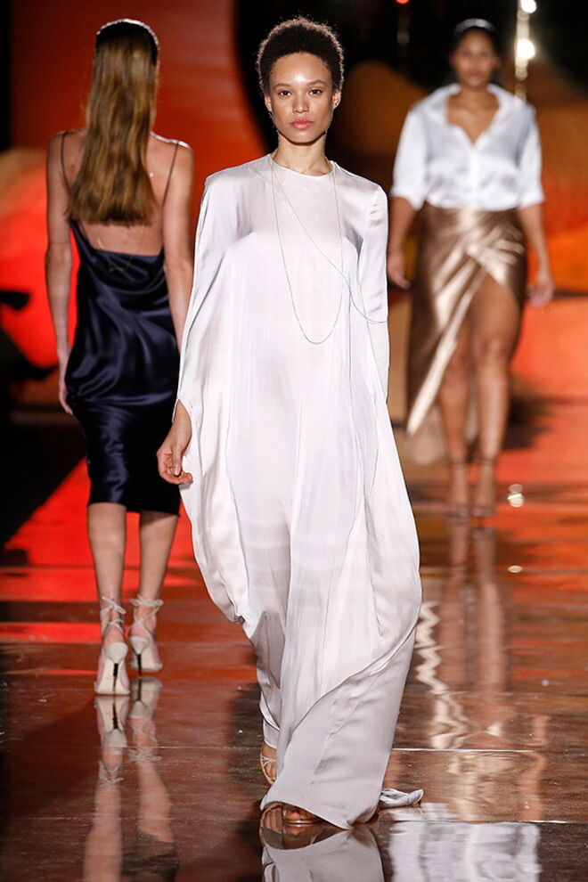 Desfile Pedro del Hierro primavera/verão 2019, na Mecedes-Benz Fashion Week Madrid.