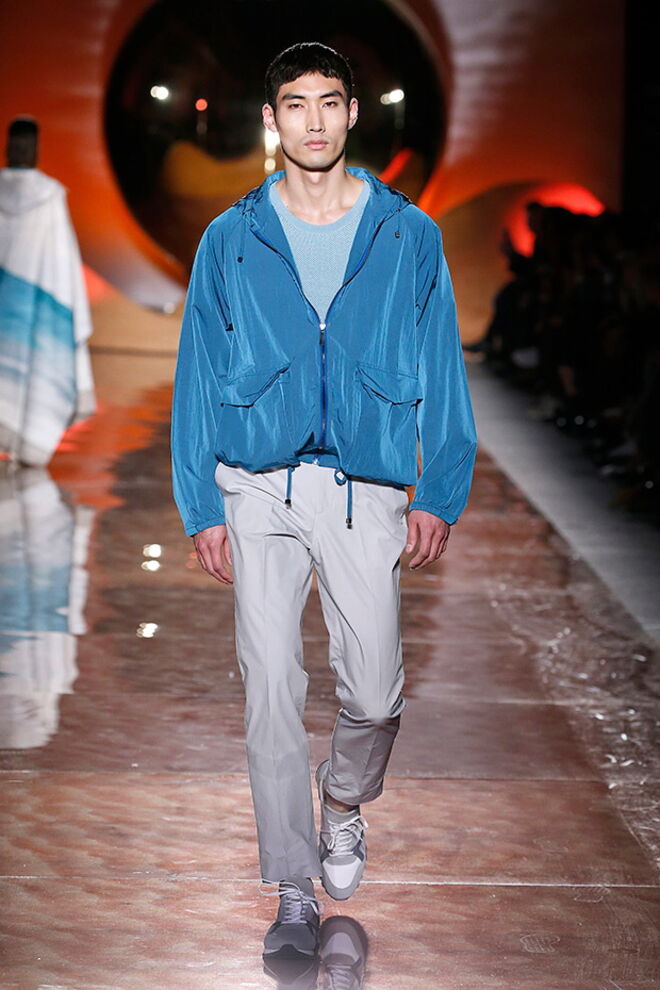 Desfile Pedro del Hierro primavera/verão 2019, na Mecedes-Benz Fashion Week Madrid.