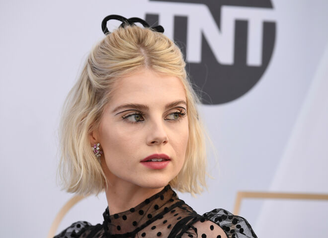 FEVEREIRO | Lucy Boynton nos SAG Awards 2019