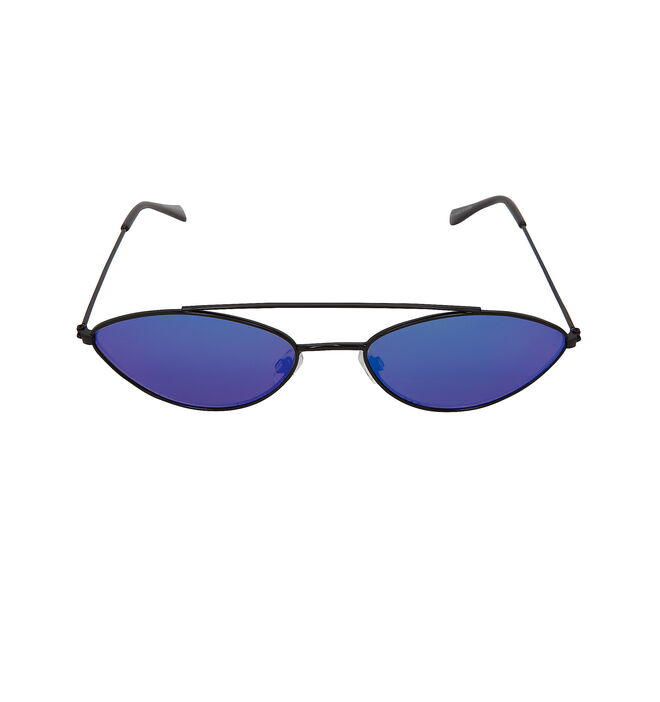 Óculos de sol com haste, €12,99, Bershka 