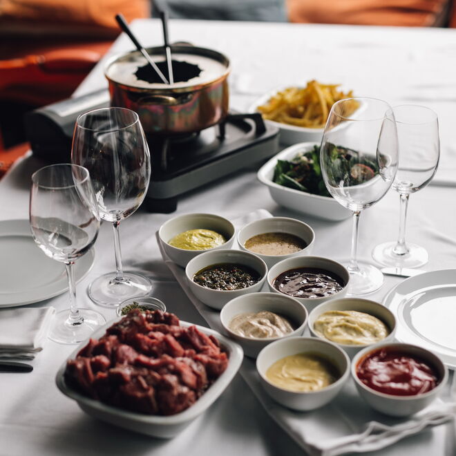 Provar o novo fondue do Olivier Avenida