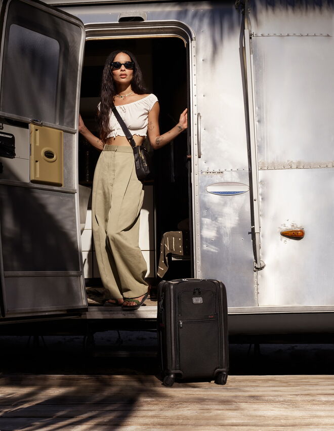 Lenny e Zoë Kravitz para a TUMI