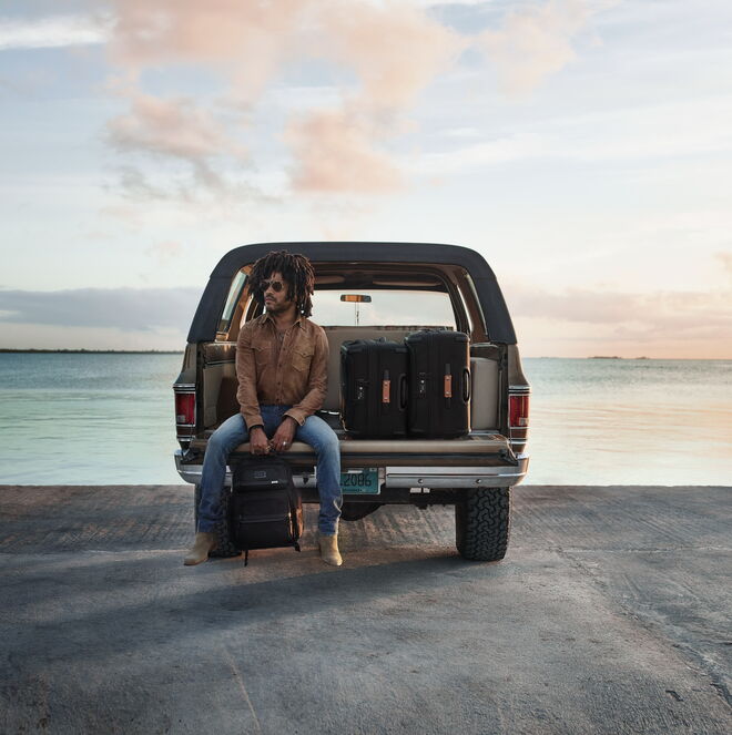 Lenny e Zoë Kravitz para a TUMI