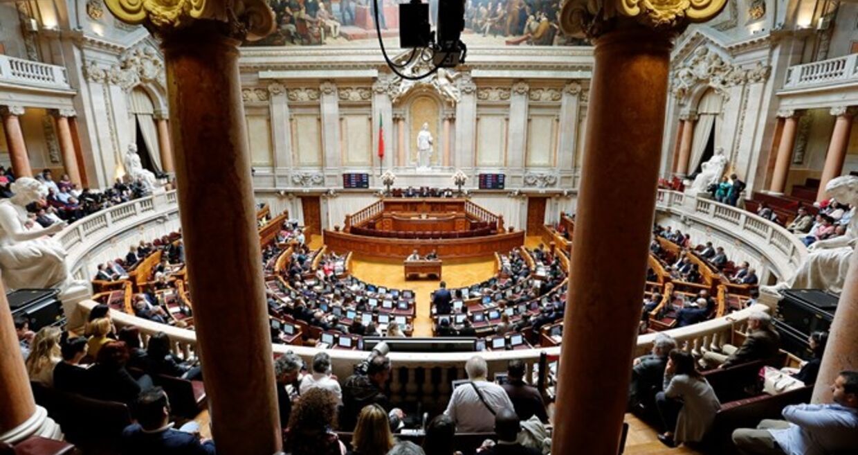 Acordo entre PS e PSD obriga partidos a terem mais mulheres