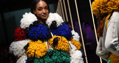 O arco-irís que Jean-Charles Castelbajac desenhou para a Benetton