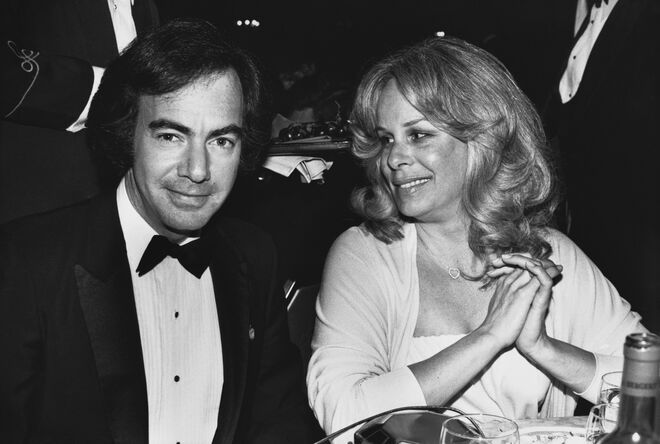 €130 milhões | Neil Diamond e Marcia Murphy - Das três mulheres com quem esteve casado, a do meio foi a que saiu mais cara. Neil Diamond terá pago cerca de €130 milhões a Marcia Murphy.