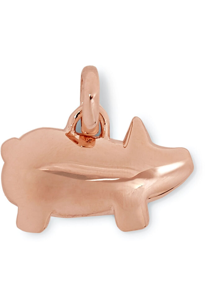 Pingente Bessie the Pig, €98, Monica Vinader, em www.net-a-porter.com