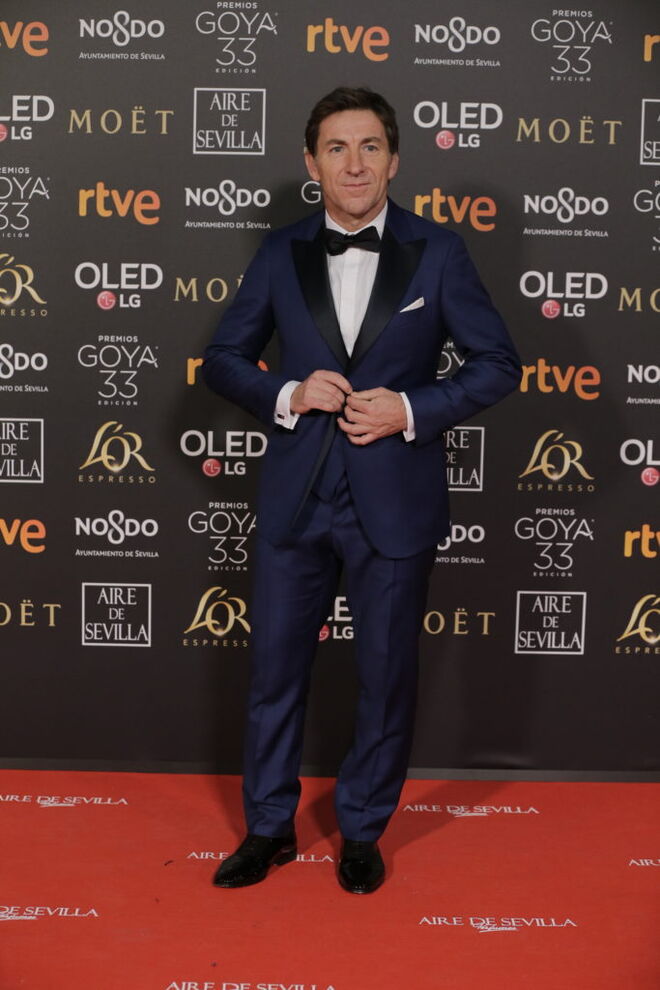  Antonio de la Torre em Toque de Sastre e sapatos Martinelli