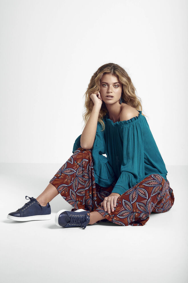 Blusa New Native €29,99, Saia Calça New Native €26,99