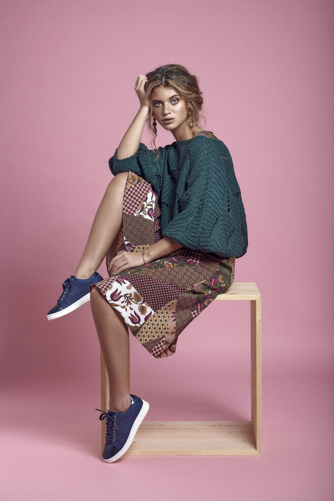 Blusa New Native €34,99, Vestido New Native €36,99, Sapatilha New Native €36,99