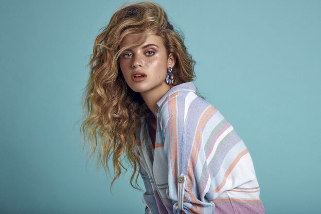 Blusa Riviera €32,99, Brincos Daylight €6,99