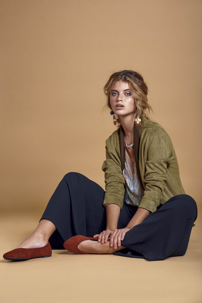 Casaco New Native €39,99, Blusa New Native €26,99, Babucha New Native €16,99