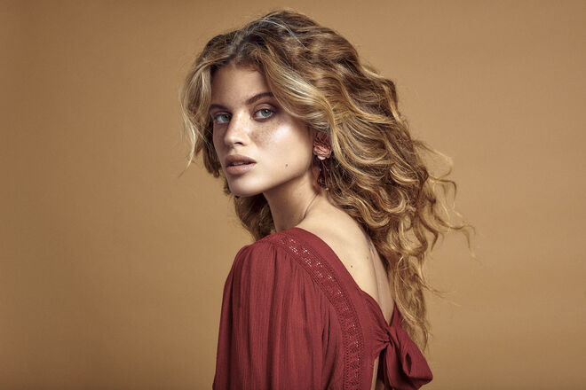 Vestido Riviera €42,99, Brincos Daylight €3,99