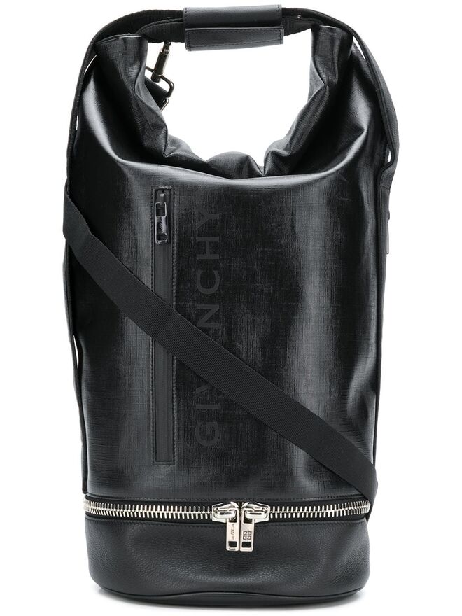 Saco, €1425, Givenchy