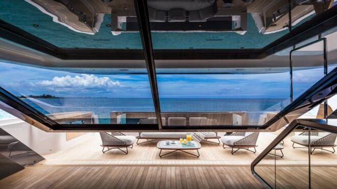 "Vista Blue" | Designer de Interiores: Francesco Paszkowski Design/Ferretti Group