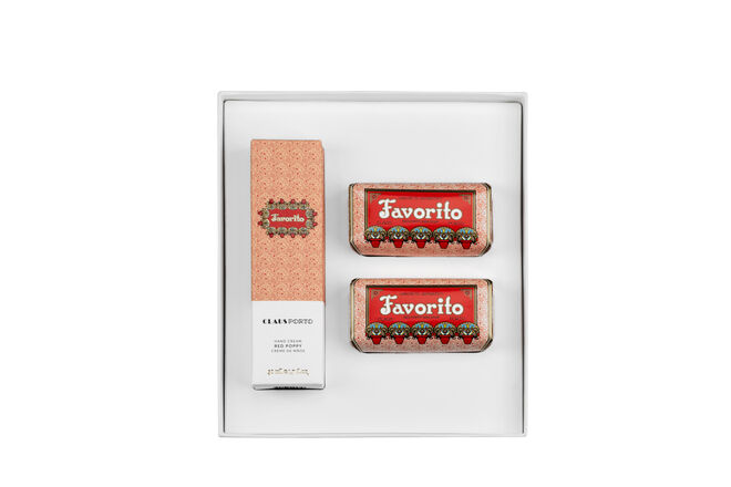 Gift set com creme de mãos + dois mini sabonetes, €34, Claus Porto