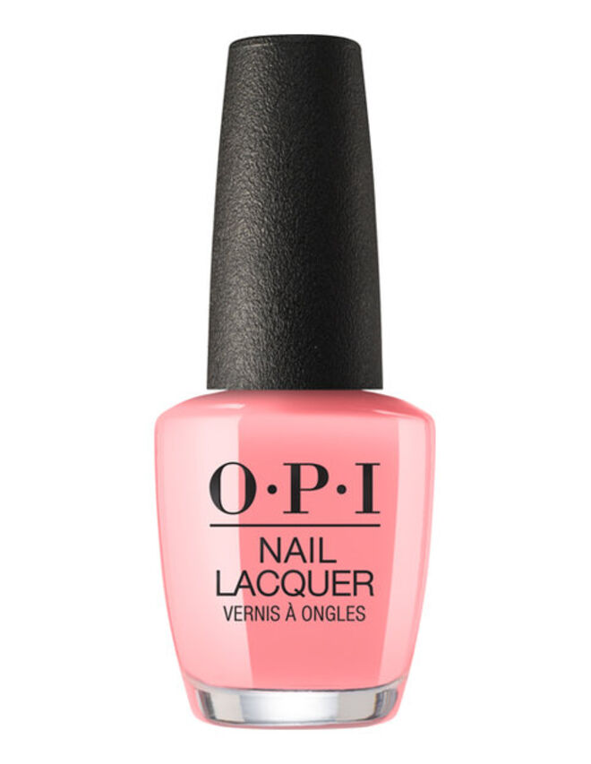 Verniz no tom Italian Love Affair, €16,95, OPI, nos salões de beleza