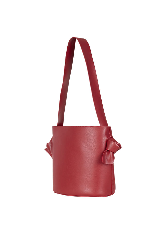 Mala, €59,99, Cortefiel