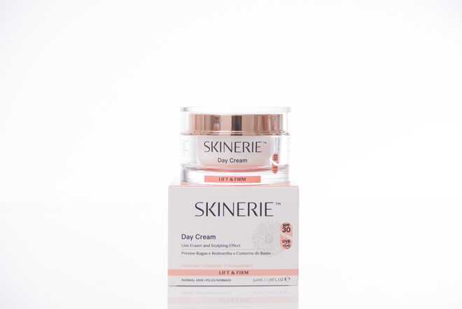 Creme de dia Lift & Firm, SPF30, €31,90, Skinerie