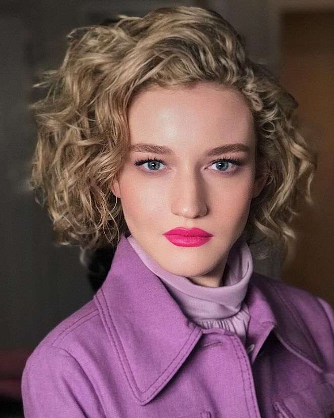 FEVEREIRO | Julia Garner