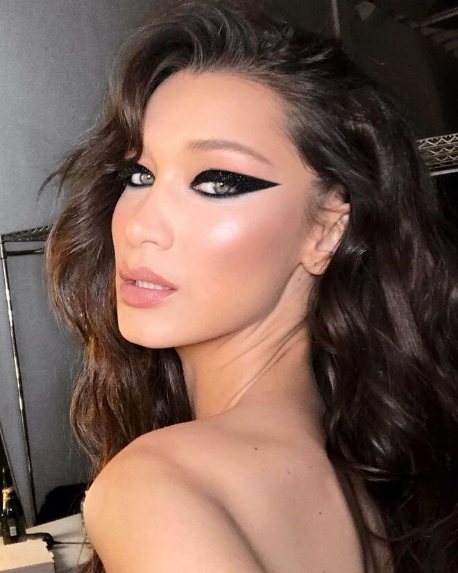FEVEREIRO | Bella Hadid