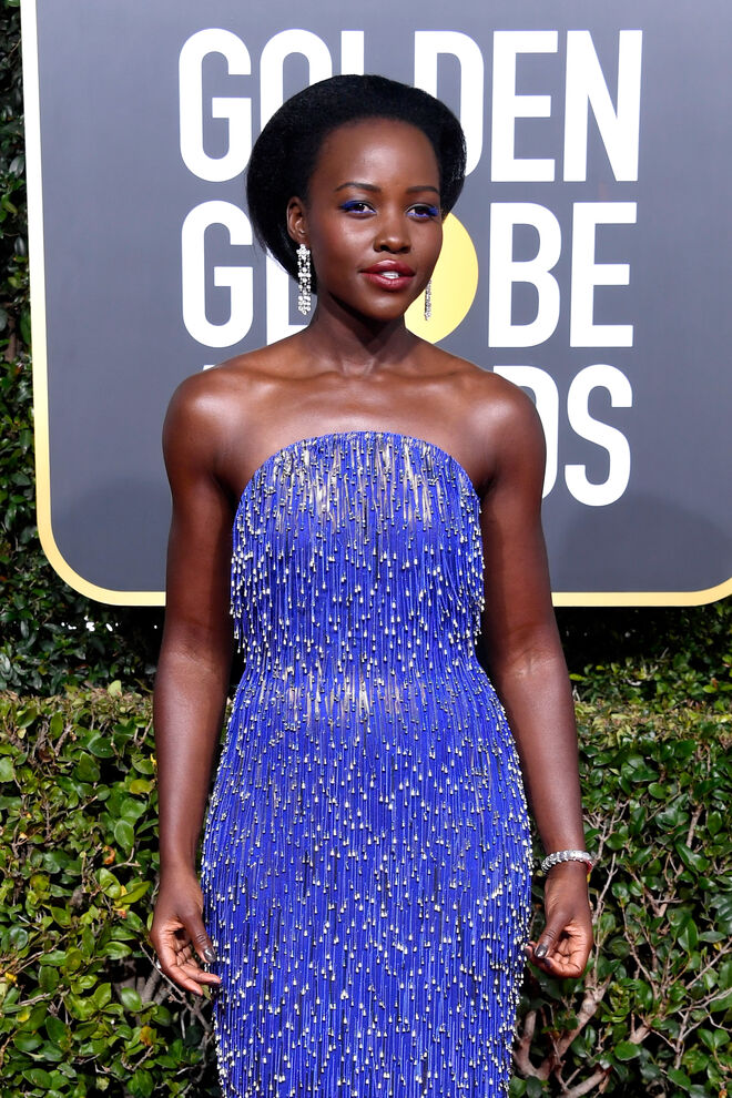 JANEIRO | Lupita Nyong'o em Calvin Klein by Appointment nos Globos de Ouro 2019