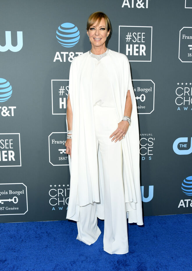 JANEIRO | Allison Janney em Alberta Ferretti nos Critics’ Choice Awards 2019