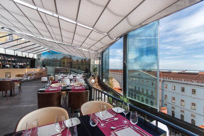 Provar a nova carta de petiscos do Faz Figura