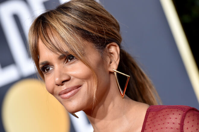 Halle Berry: “Um homem para mim é a cereja no topo do bolo. Mas eu sou o bolo e o meu bolo é bom sozinho. Mesmo que não tenha uma cereja.”