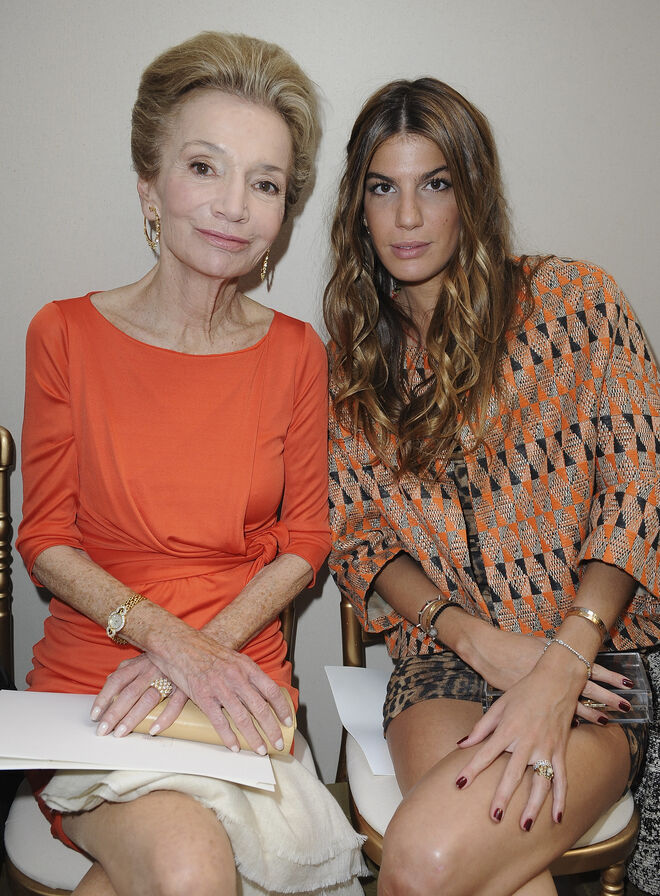 Lee Radziwill e Bianca Brandolini D'Adda no desfile de alta-costura outono/inverno 2011/2012 Giambatista Valli, na Semana de Moda de Paris, a 4 de julho de 2011