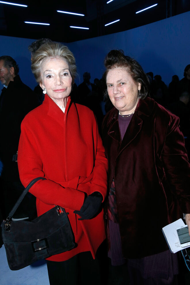 Lee Radziwill e Suzy Menkes no desfile outono/inverno 2016/2017 Giambattista Valli, na Semana de Moda de Paris, a 7 de março de 2016
