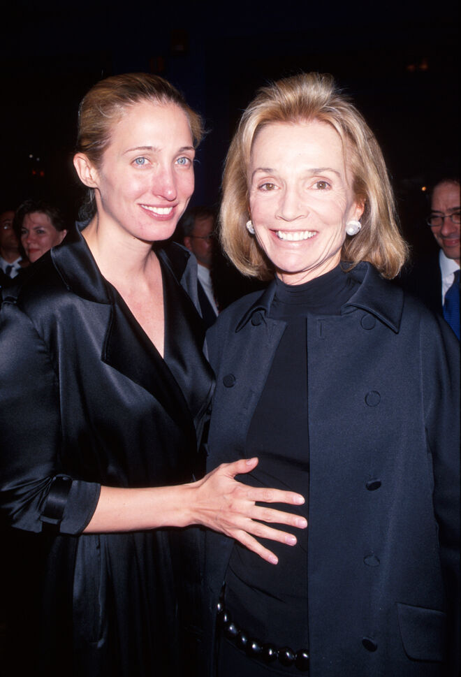 Carolyn Bessette Kennedy e Lee Radziwill a 5 de maio de 1998
