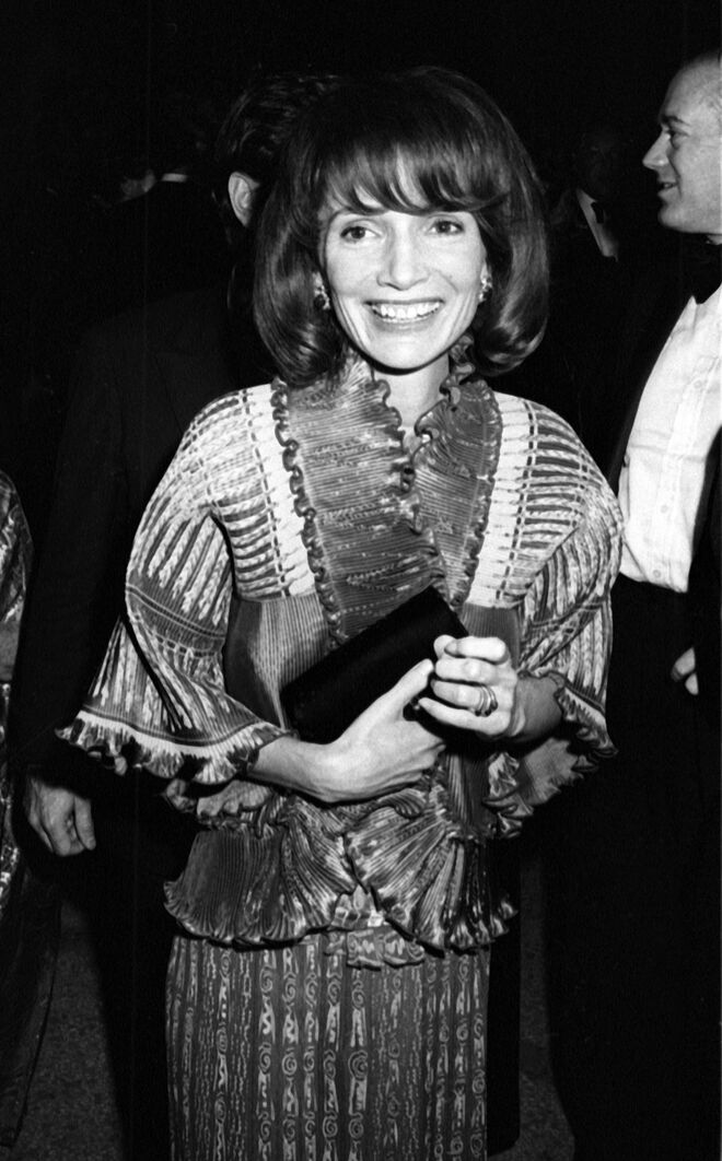 Lee Radziwill na exibição 'American Woman With Style' no Metropolitan Museum of Art Costume Institute, em Nova Iorque, a 10 de dezembro de 1975
