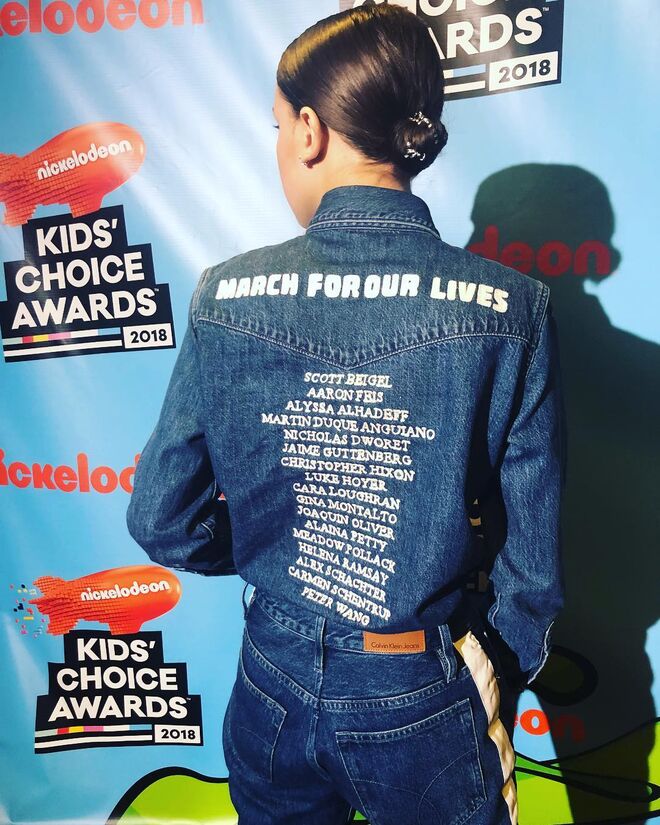 Millie Bobby Brown em Calvin Klein nos Nickelodeon Kids Choice Awards 2018