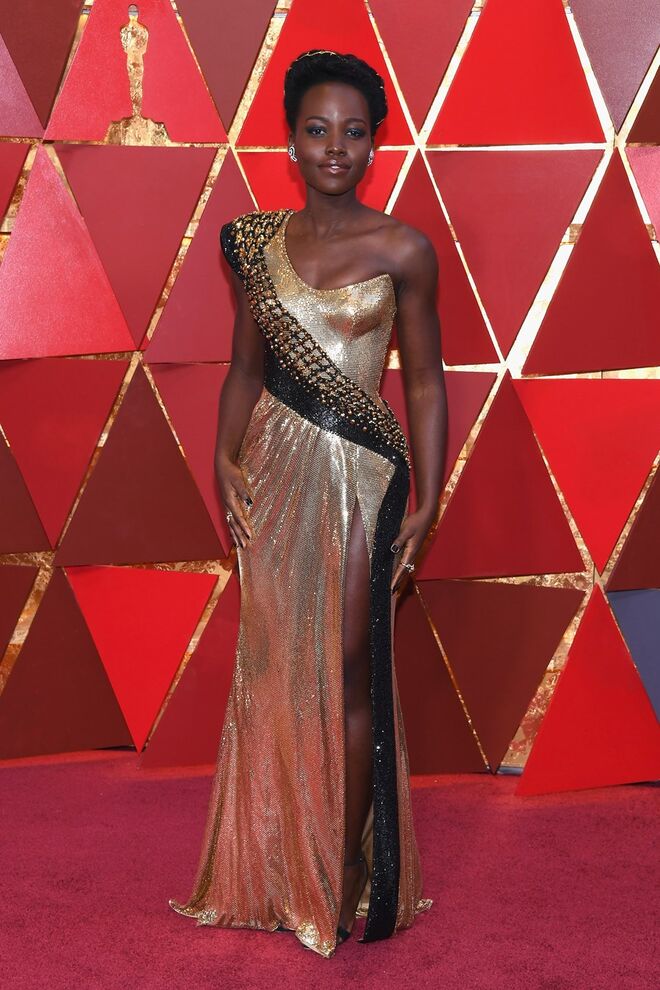 Lupita Nyong'o, em Atelier Versace, 2018