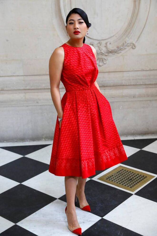 Princesa Sirivannavari Nariratana em Christian Dior na semana da moda de Paris 2017.