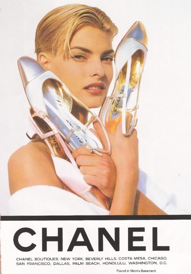 Linda Evangelista - Outra das supermodelos dos anos 90, Linda Evangelista começou a trabalhar com Lagerfeld em 1985 e desde então que continuou a desafiar a mente criativa de Karl. Em 2001, Evangelista voltou às passerelles e, em 2003, chegou a fechar o desfile de alta-costura da Chanel num vestido de noiva branco