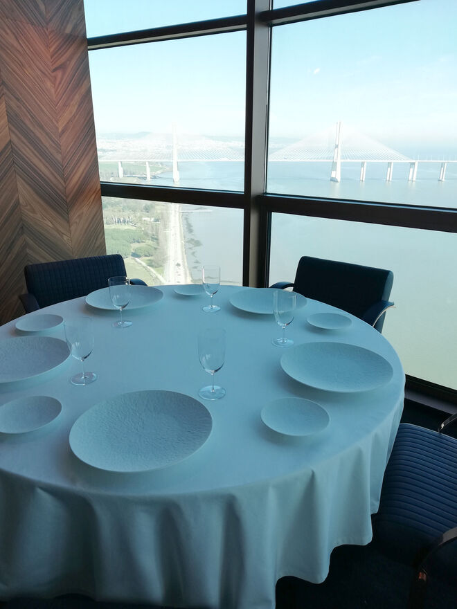 O novo restaurante em Lisboa nos dá de presente a vista panorâmica do Rio Tejo
