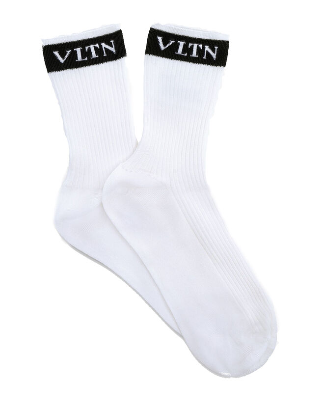 Meias, €75, Valentino, em www.valentino.com