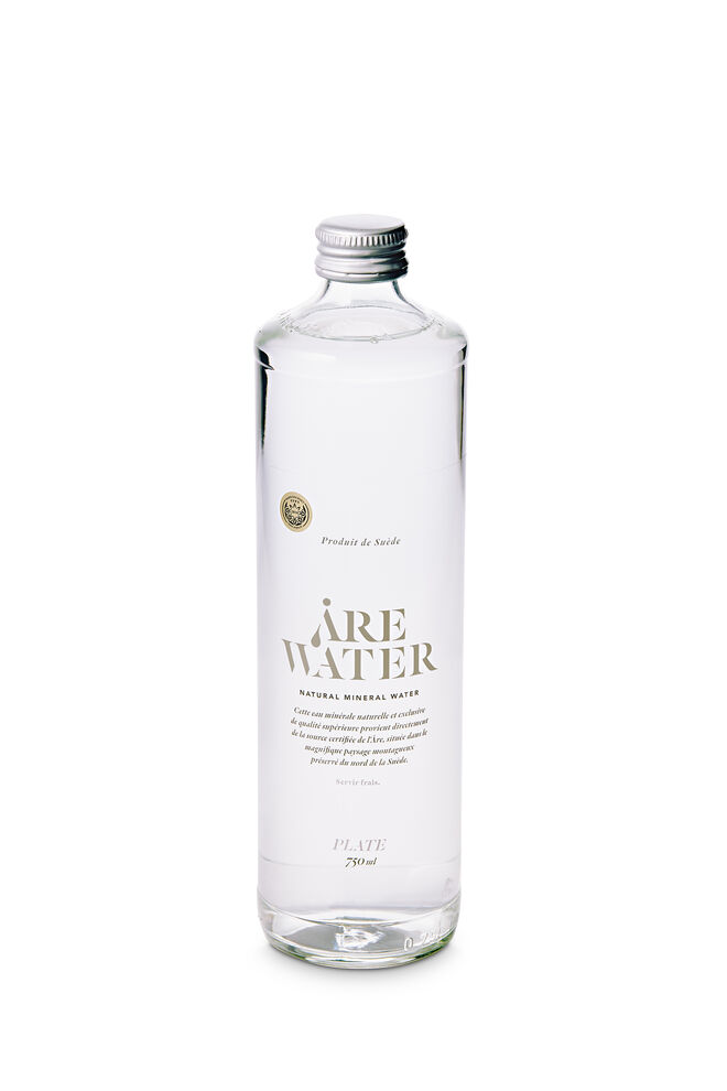Are Water natural (75 cl €5,50), da Suécia. É naturalmente rica em oxigénio (84%), sendo uma das águas minerais mais puras do mundo. Contém baixa concentração de sódio e baixo teor em nitratos. Vencedora de duas medalhas de ouro no AVPA Paris Gourmet Waters International Contest 2017, em França 