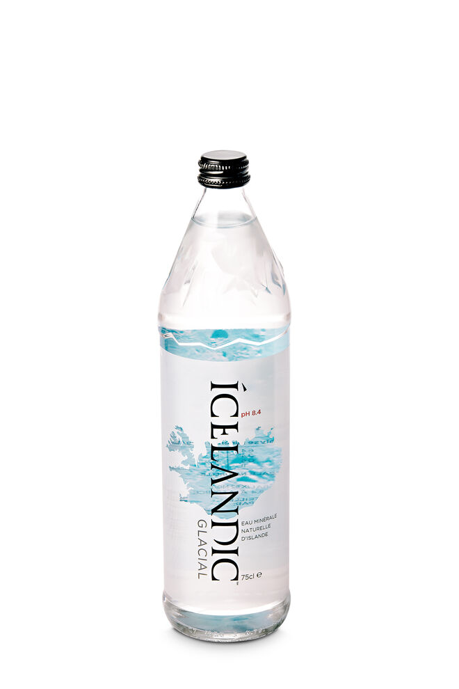 Ícelandic Glacial (75 cl €4,50), da Islândia. De um glaciar com 5000 anos, é uma água de baixa mineralização com pH naturalmente alcalino (pH 8,4). É ideal para tratamentos detox e traz uma sensação de frescura que combina perfeitamente com pratos mais delicados
