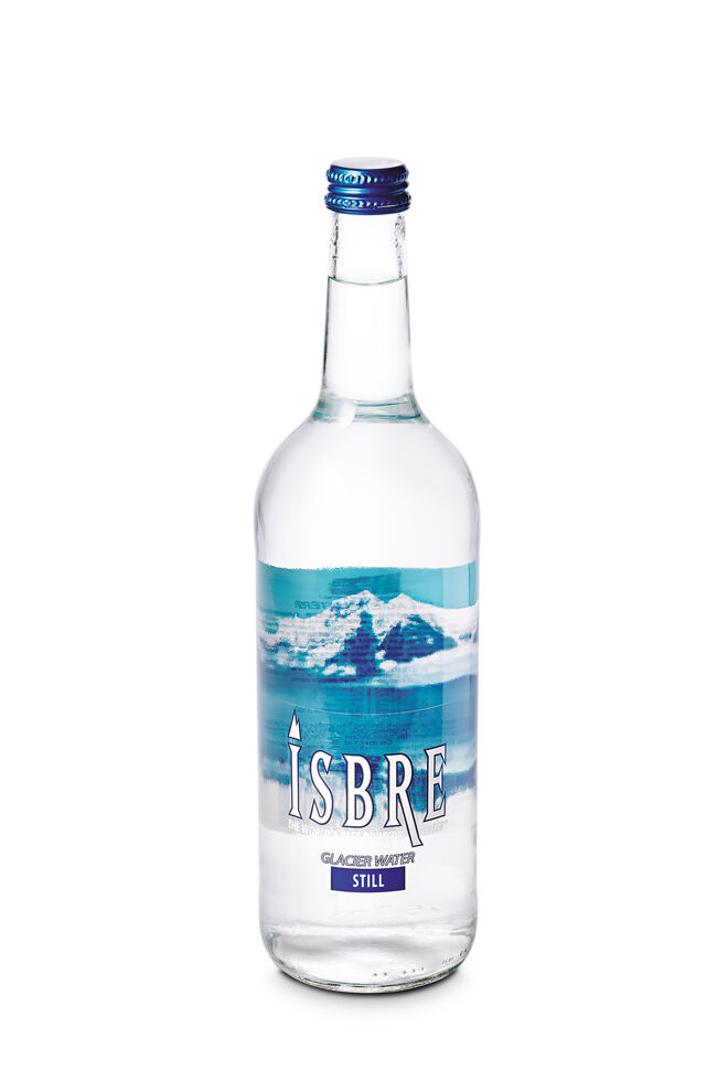 Isbre natural ou com gás (75 cl €3,50), da Noruega. Uma água milenar, proveniente dos glaciares com mais de 5000 anos. Foi certificada como a “melhor água potável do mundo” e tem a mais baixa mineralização do mundo, sendo ideal para tratamentos detox