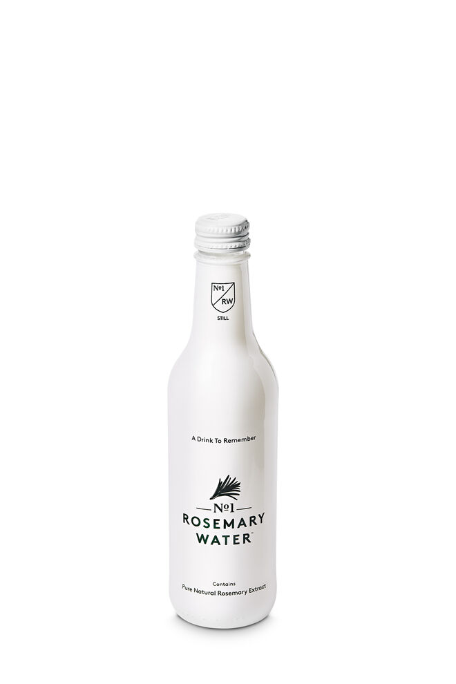 Nº1 Rosemary Water natural ou com gás (33 cl €3,95), da Inglaterra. Com inúmeras propriedades medicinais, como a melhoria da memória ou do sistema circulatório. Sem conservantes, sal ou açúcares