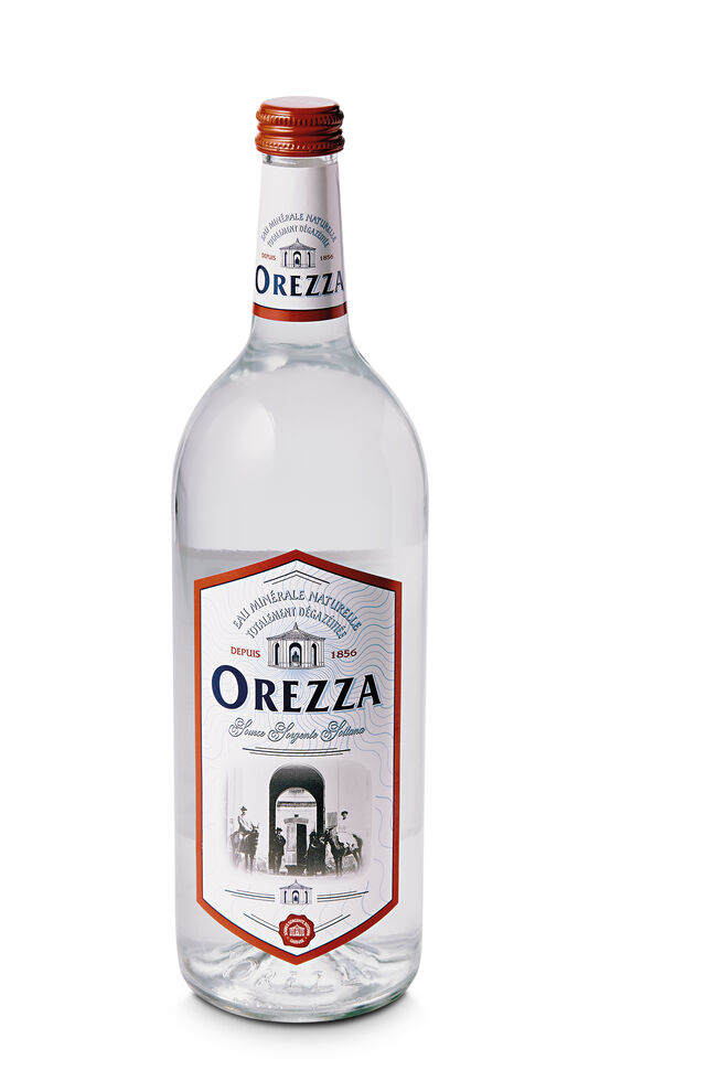 Orezza natural (100 cl €3,75), da França. Água curativa, naturalmente ferruginosa e carbonatada. Ideal para dietas pobres em sal, devido ao baixo teor em sódio. Rica em ferro, é usada como água termal para tratamento da anemia, transtornos do sistema nervoso, doenças hepáticas e renais