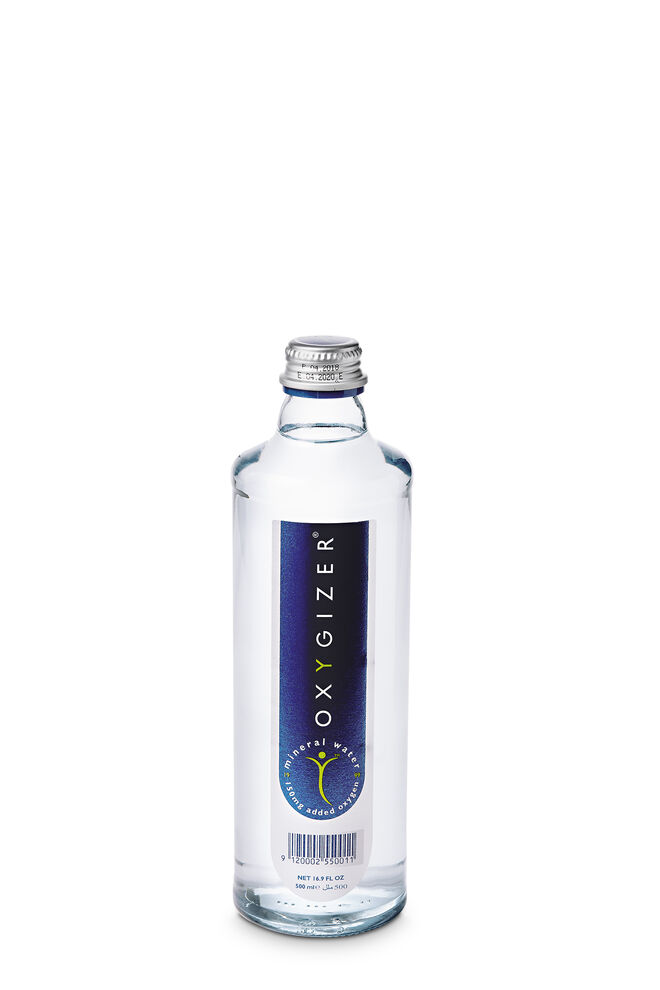 Oxygizer (50 cl, €4,50), da Itália. Enriquecida com oxigénio, promove a rápida recuperação física. Tem um teor baixo em sódio e é naturalmente rica em cálcio e magnésio. De extrema pureza devido à sua origem: as montanhas Dolomitas